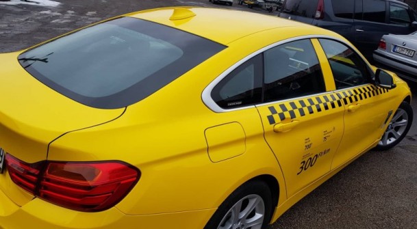 taxi sárgítás, taxi fóliázás