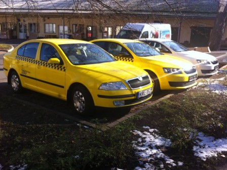 taxi sárgítás, taxi fóliázás