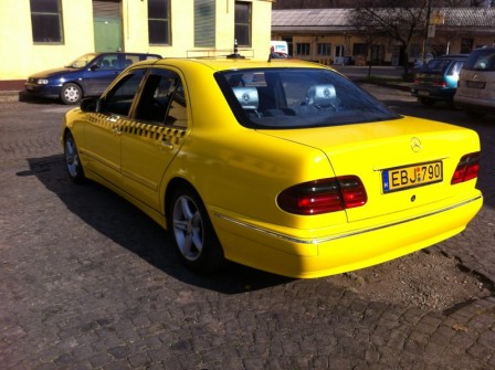 taxi sárgítás, taxi fóliázás