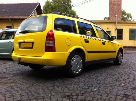 taxi sárga