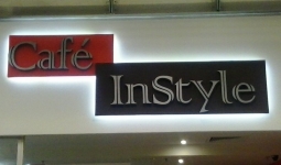 Üzlet dekor , plasztikus betű