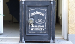 Páncélszekrény fából