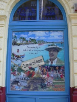 kirakat dekoráció, portál