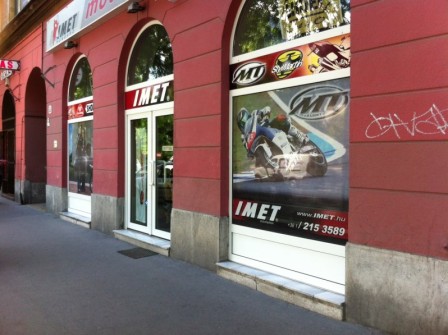 kirakat dekoráció, portál