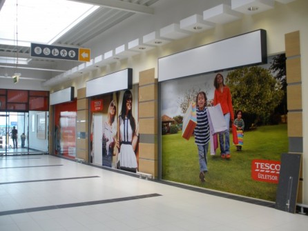 Kirakat üzlet dekor